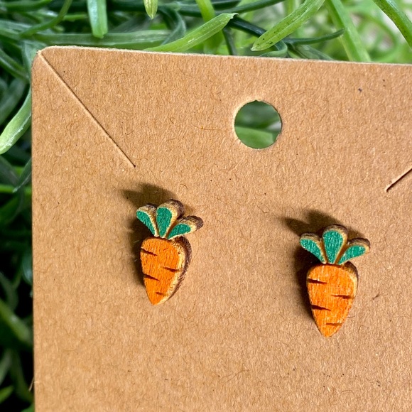 Hand Painted Spring Carrot Easter Wood Stud Earrings - Picture 1 of 1